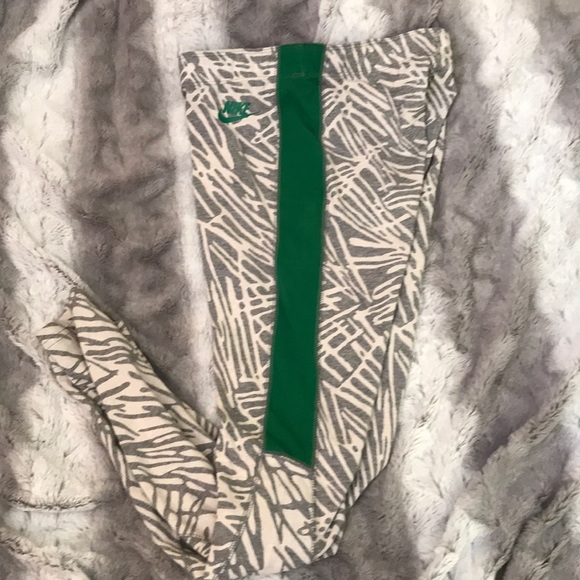 Nike limited edition legging - Picture 2 of 4